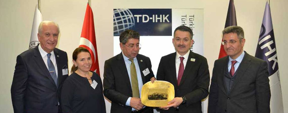 T.C. Tarım ve Orman Bakanı Dr. Bekir Pakdemirli TD-IHK'da Türk iş insanlarıyla bir araya geldi  